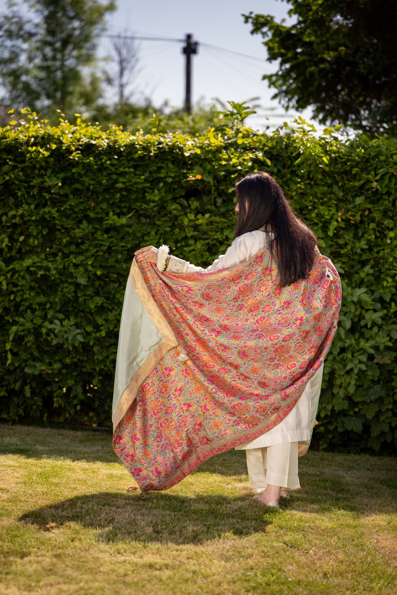 Mehr-e-Zareen Royale Kimkhab Shawl image 3