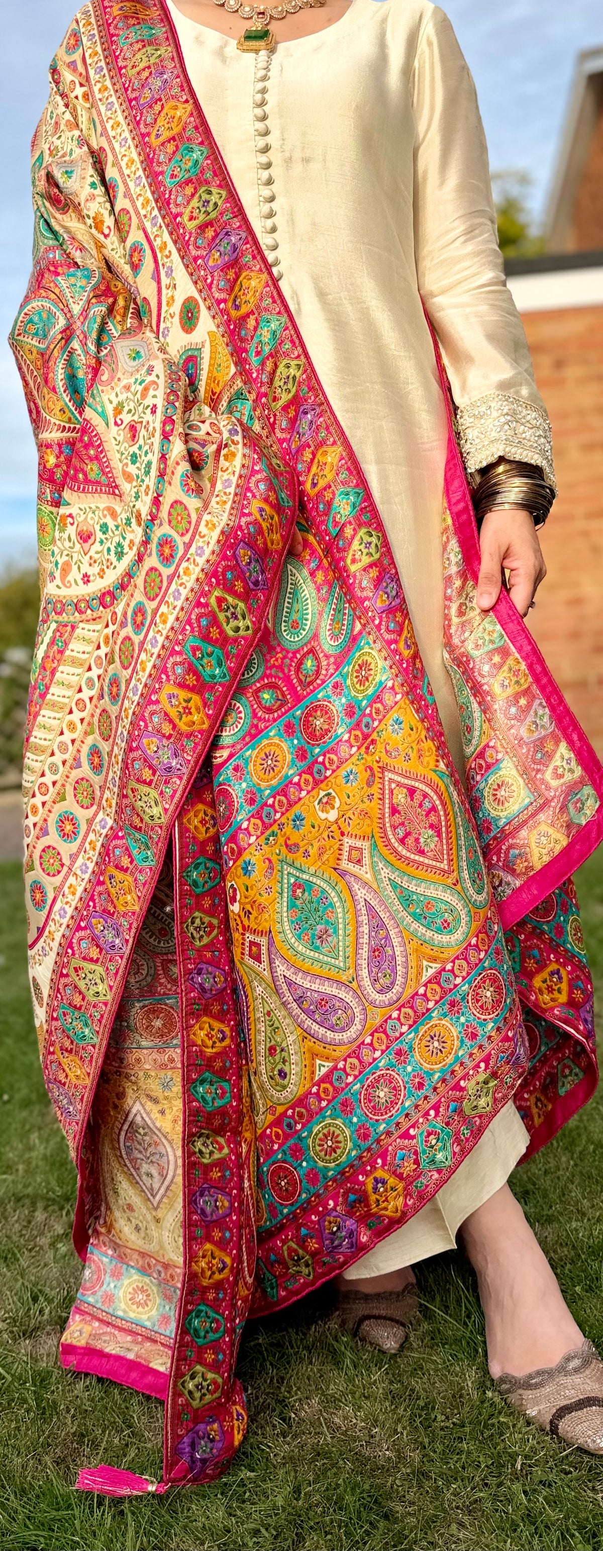 Rang-e-Mehfil Silk Shawl