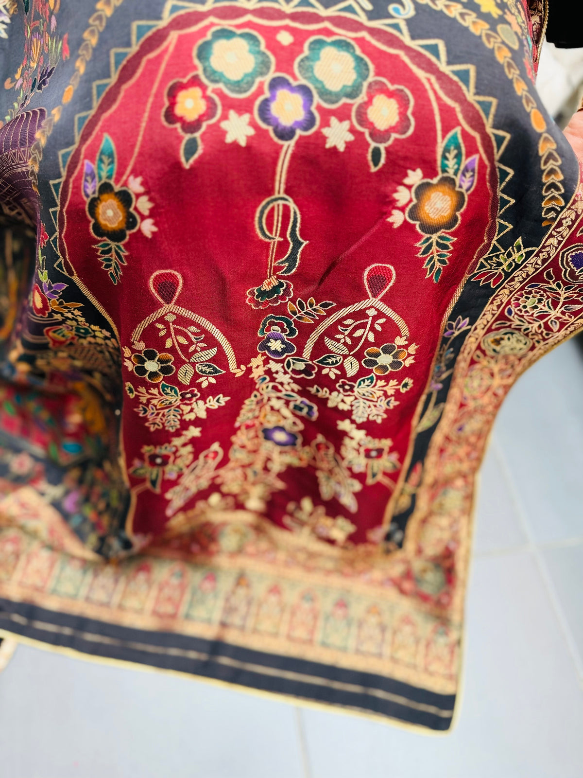 Mehr-e-Taj Luxury Heritage Shawl