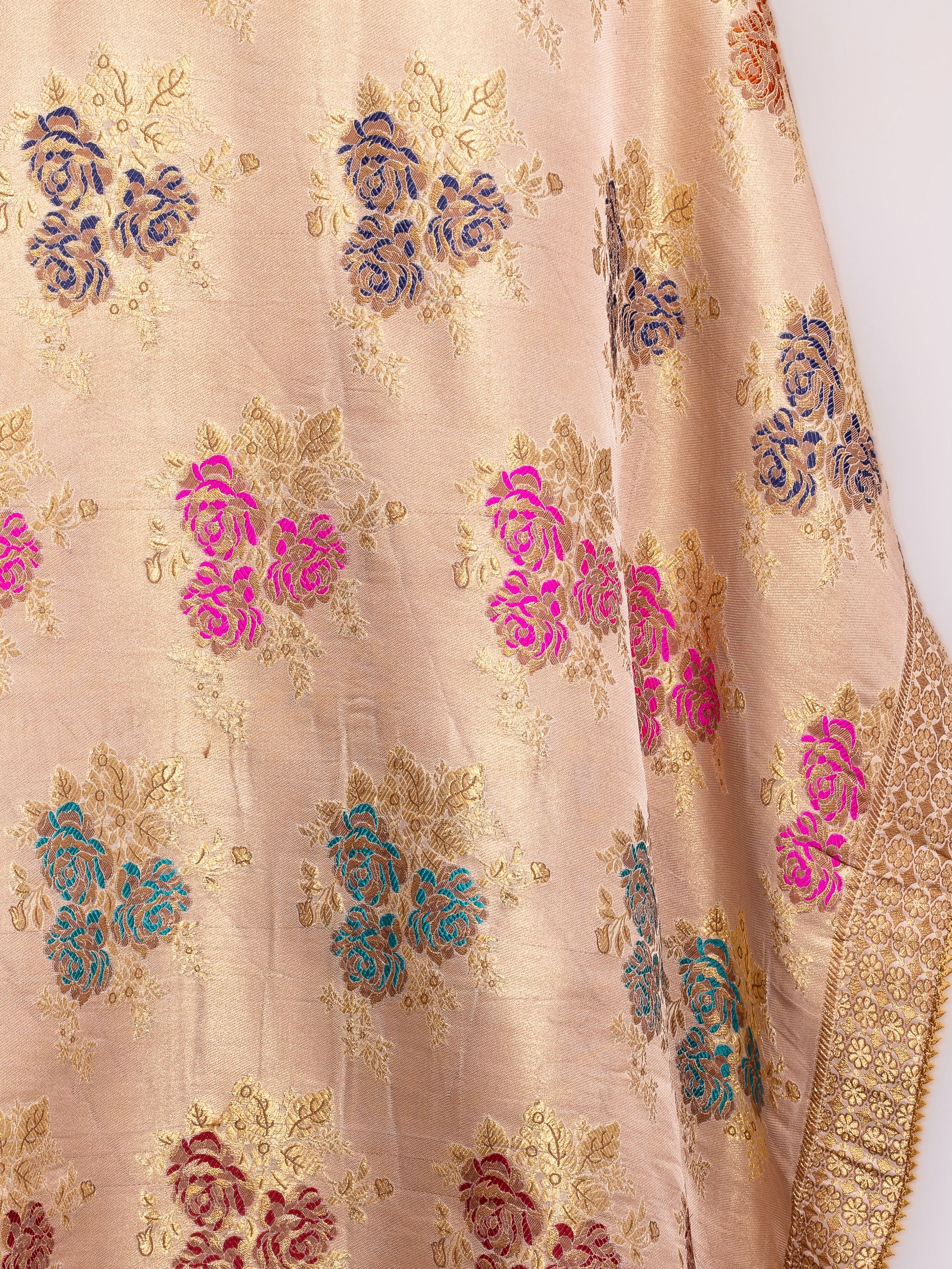 Mehr-e-Zareen – Luxury Floral Zari Shawl image 4
