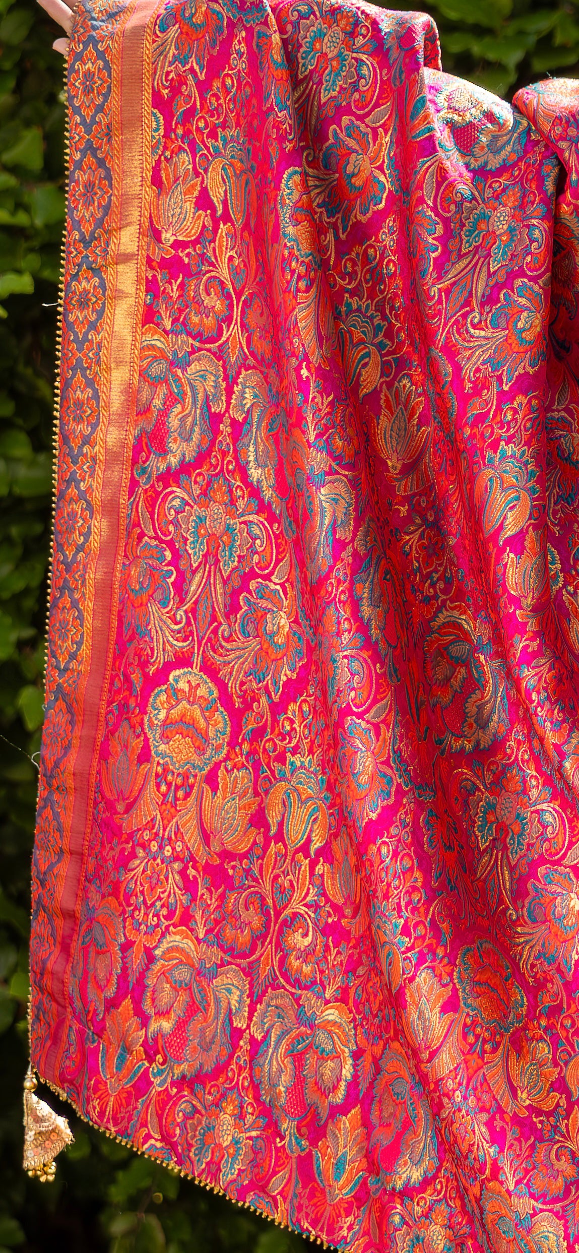 Zar-e-Gulnaar Kimkhab Shawl image 3