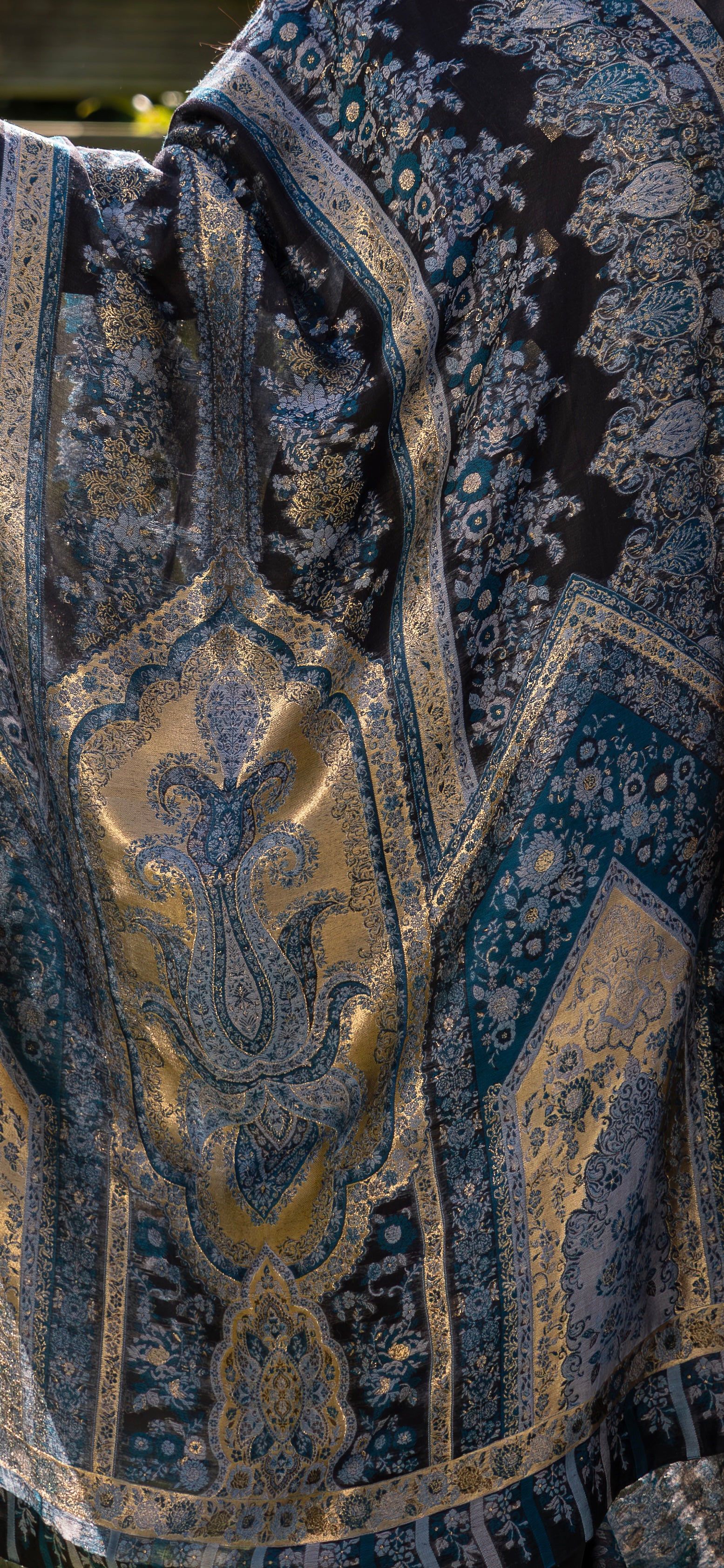 Mehr-e-Jamdani Heritage Shawl image 6