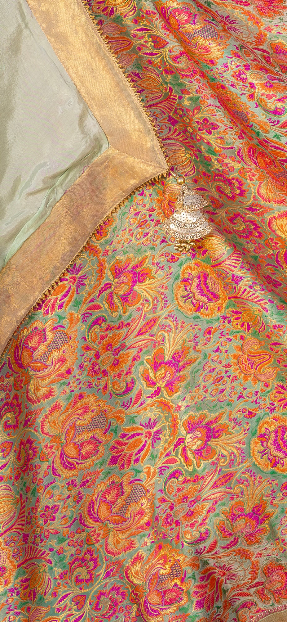 Mehr-e-Zareen Royale Kimkhab Shawl image 5