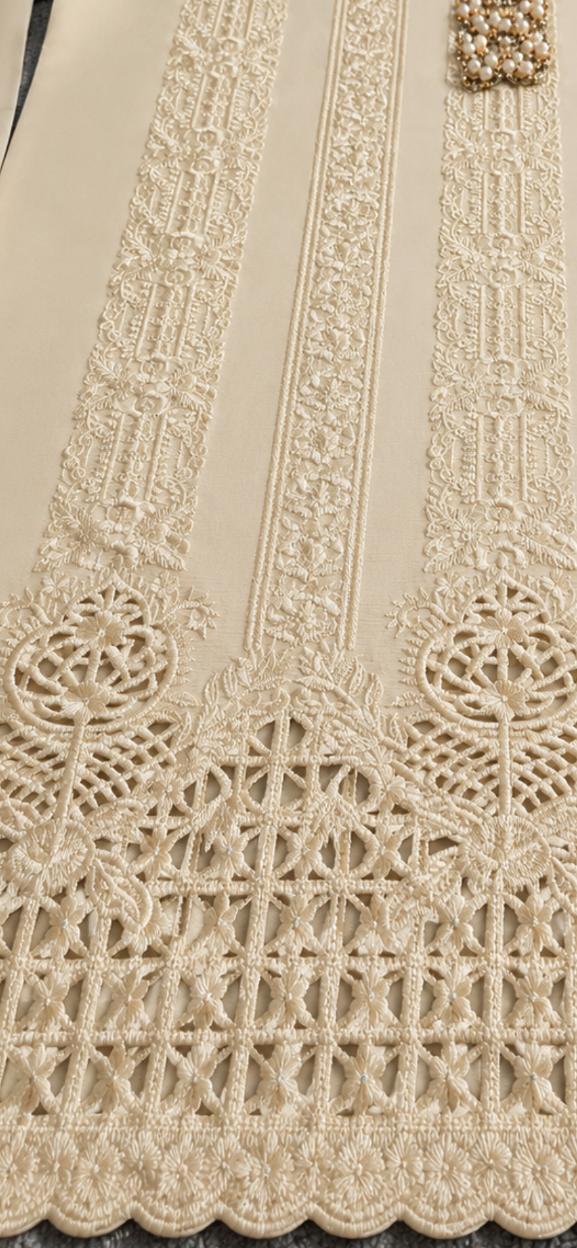 Noor-e-Ivory Embellished Chiffon Suit