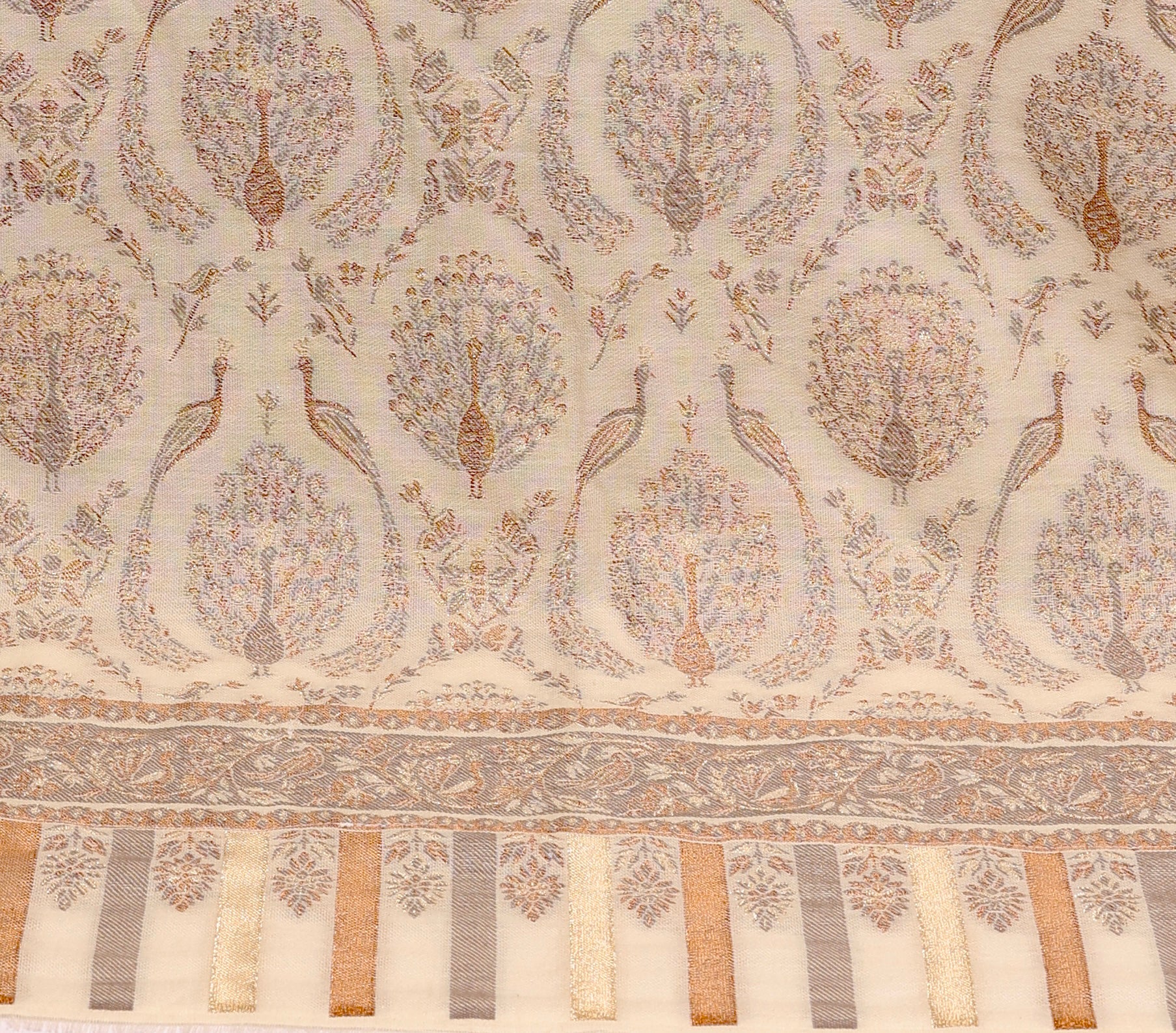 Noor-e-Zari Kani Stole image 3