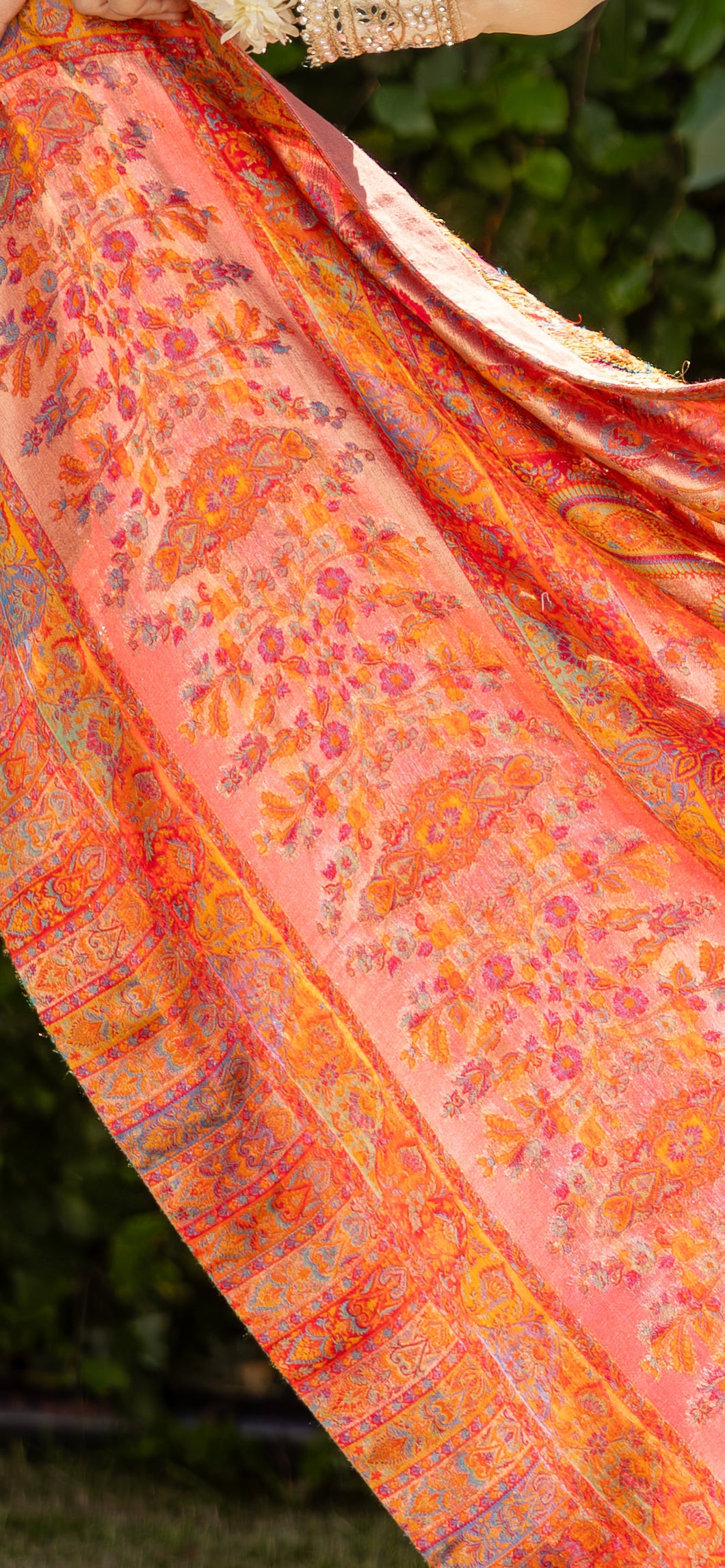 Gulnaar-e-Noor Moonlight Kani Shawl image 5