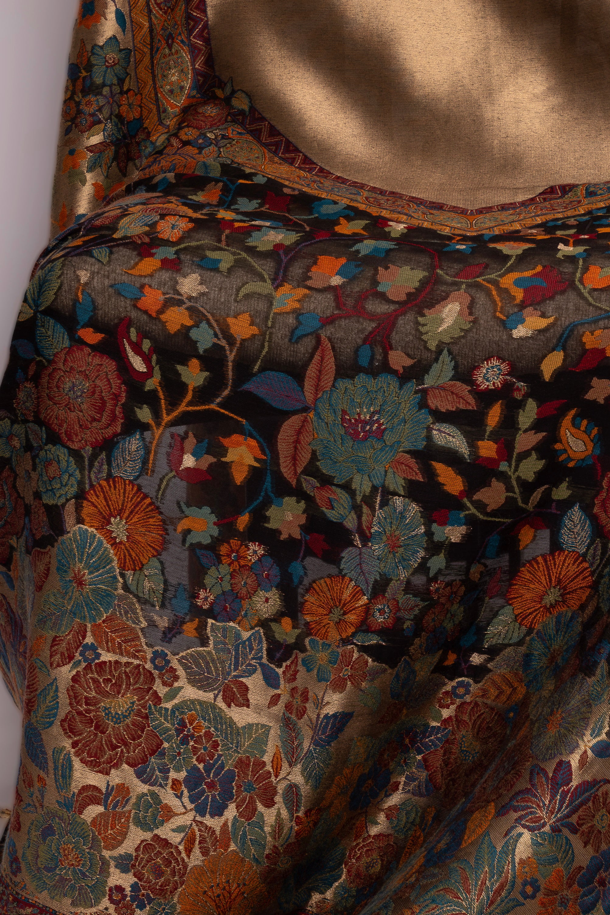 Gul-e-Zar Moonlight Kani Shawl image 5